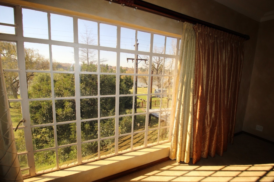 3 Bedroom Property for Sale in Lake Deneysville Free State